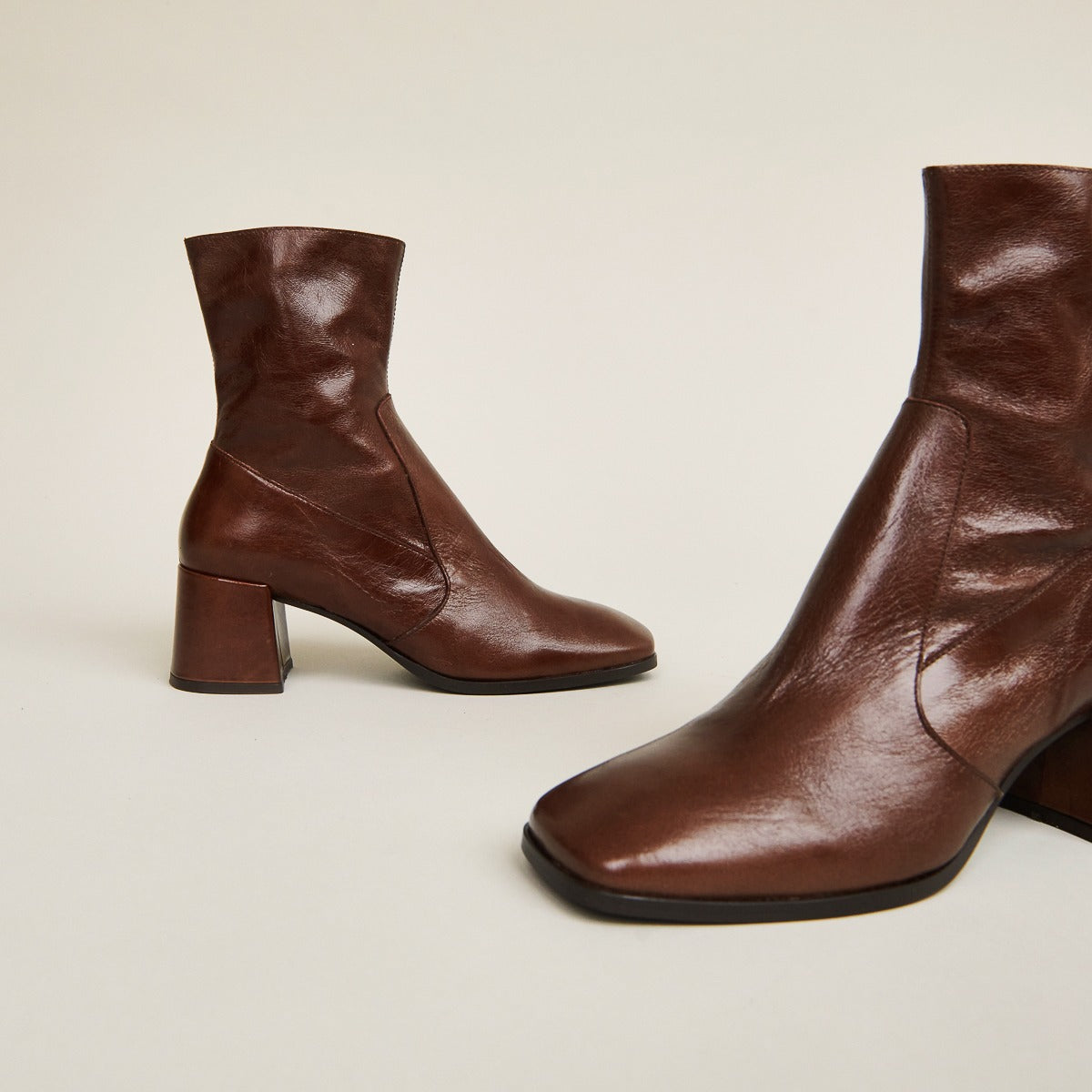 Bottines à bouts ovales en cuir vieilli marron | Jonak