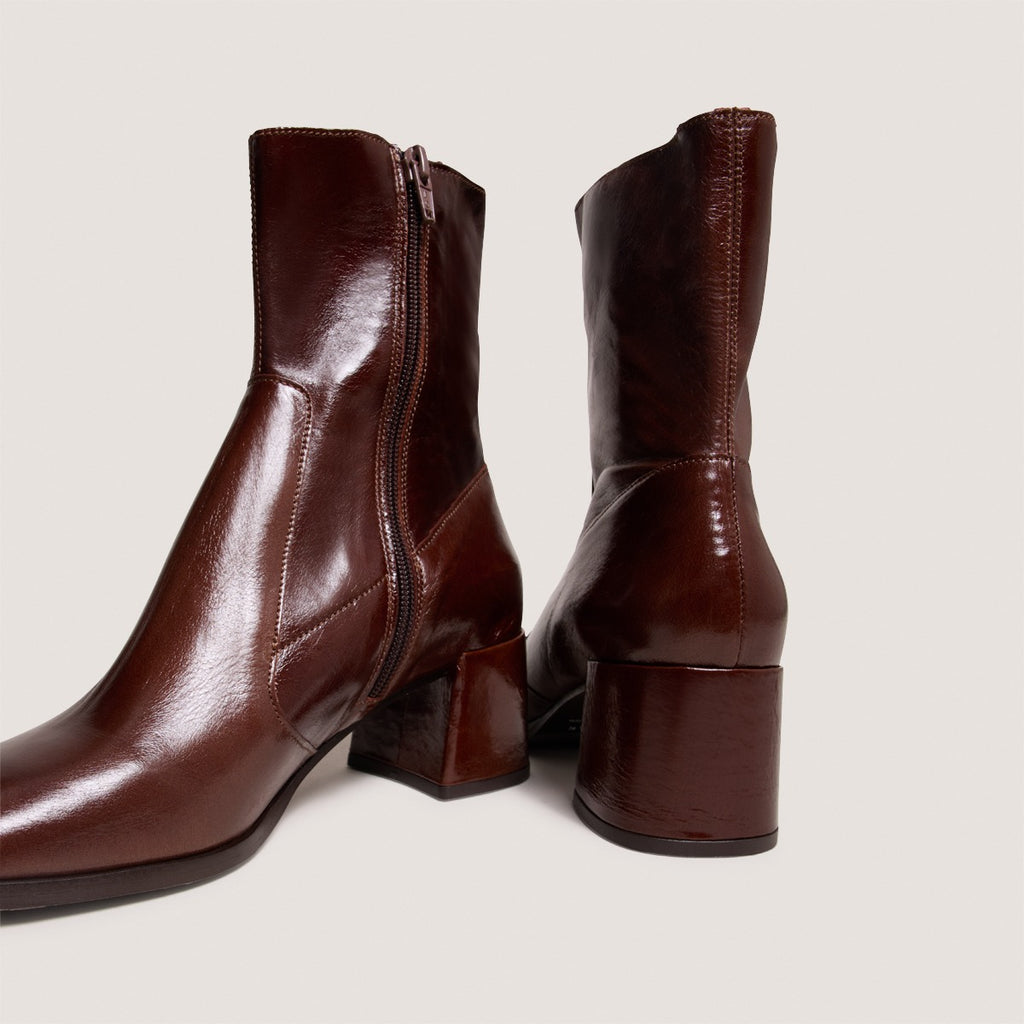 Bottines à bouts ovales en cuir vieilli marron | Jonak